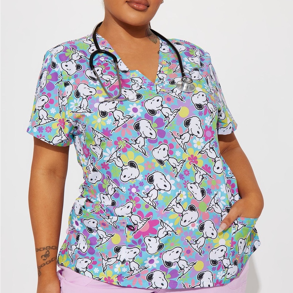 Groovy Snoopy Scrub Top Peanuts 2X NWOT